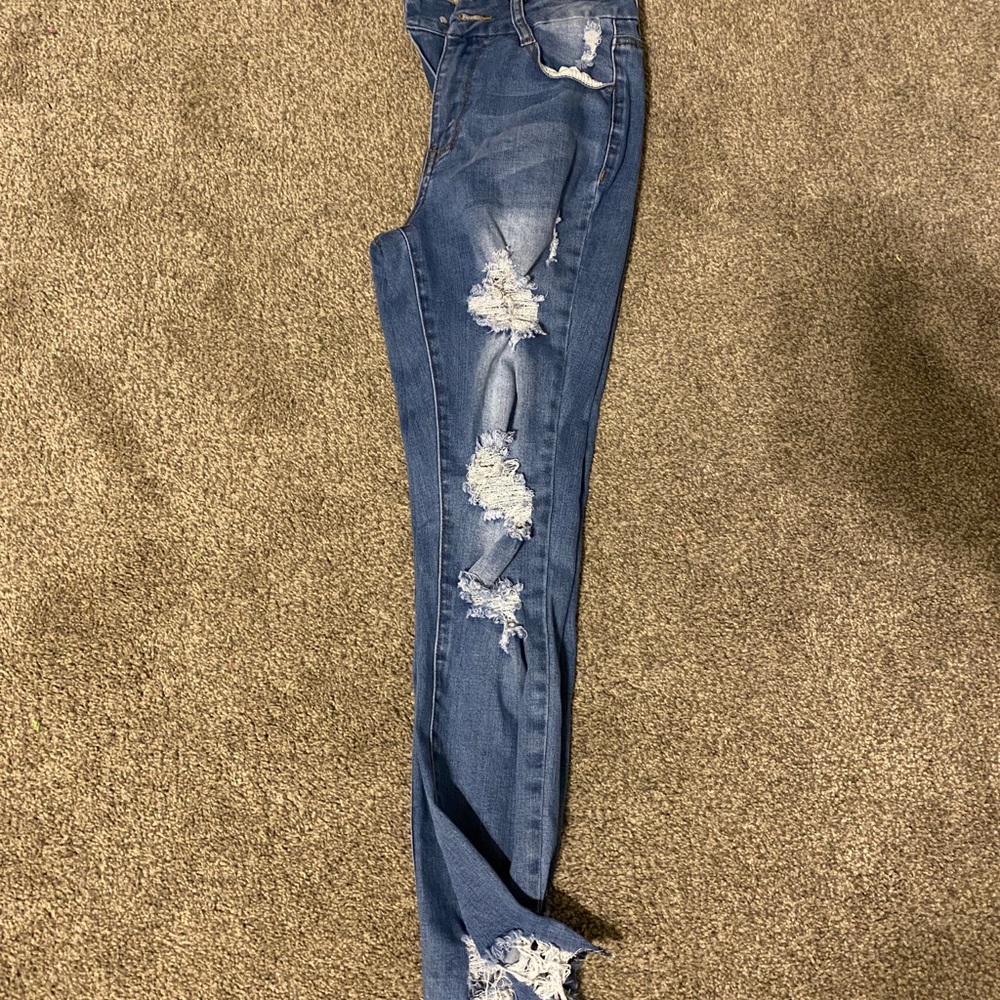 Curvy High-Rise Fray Hem Skinny Jeans - size 2